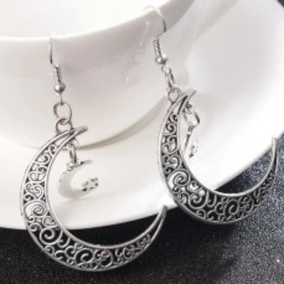 Star Moon Alloy Earrings - Silver-tone - Picture 2 of 7